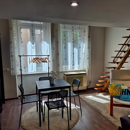 Apartment 7r *
