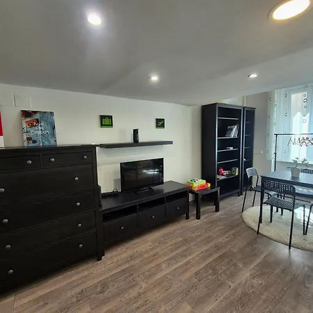 Apartment 7r *